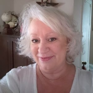 Meet your Posher, Debra